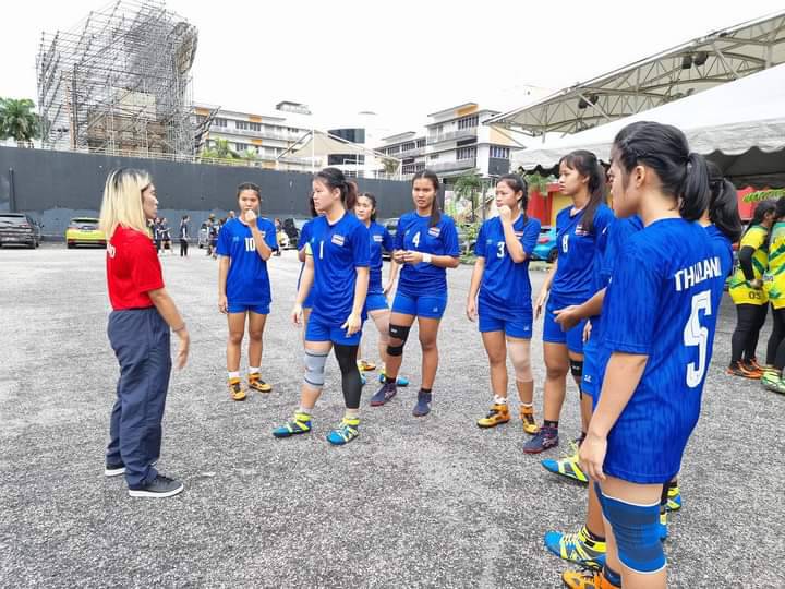 กาบัดดี้ - สรุปผลการแข่งขันและประมวลภาพการส่งแข่งขันกีฬากาบัดดี้ รายการ KEJOHANAN KABADDI WANITA 2023 Women's Kabaddi Championsship ณ เมืองกัวลาลัมเปอร์ ประเทศมาเลเซีย เมื่อวันที่ 11 กุมภาพันธ์ 2566 ที่ผ่านมา สมาคมกีฬากาบัดดี้แห่งประเทศไทย
